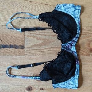 Guess. Underwrite Bralette. Lace Overlay. Size Medium